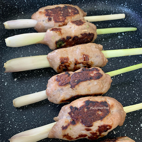 Brochettes de Porc Haché, parfumées à la Citronnelle