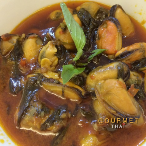 Moules à la sauce de Pâte de Piment aromatisé de Basilic Doux Thaï