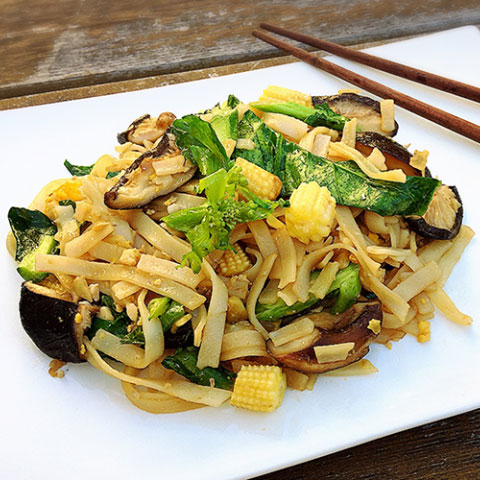 Nouilles de Riz Sautées à la Sauce de Soja Façon Végétarien