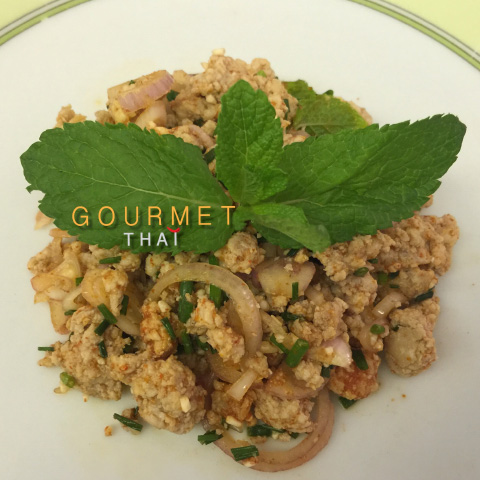 Salade de Porc Haché au Riz Gluant Grillé