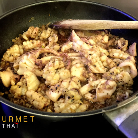 Sauté de Calamar au Poivre Noir